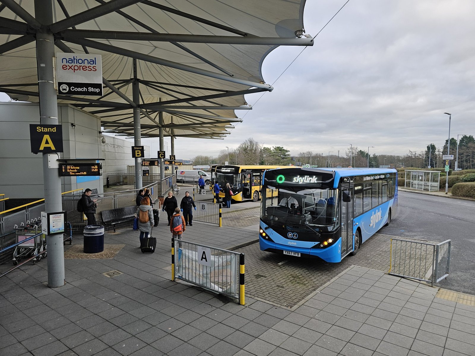 East Midlands Airport Transfers EMA - Manchester Airport Taxis Transfer - Manchester Airport Taxis Transfer